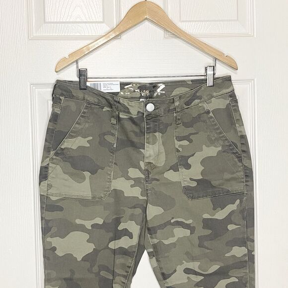 Seven7 Womens Size 12 Utility Ankle Skinny Jeans Green Camo Pockets Stretch - Picture 2 of 10